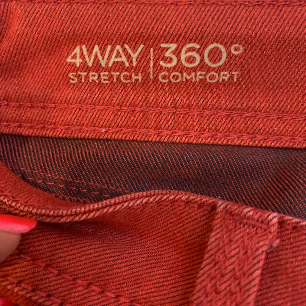 DL1961 Red Jeans. Emma 4way 360 - Picture 3 of 8